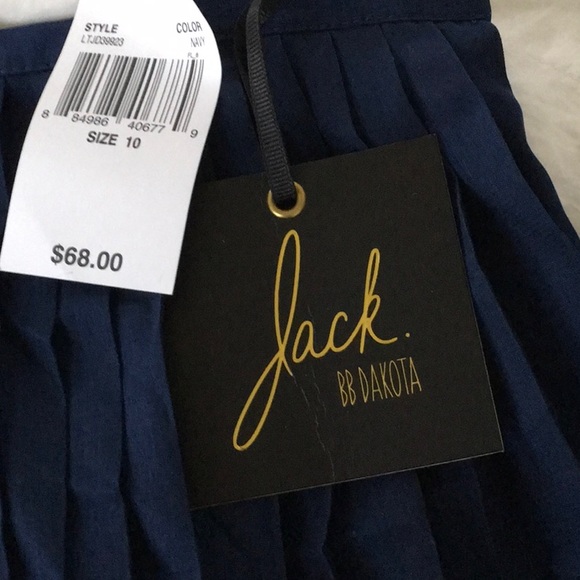 New with tags Navy pleated polyester skirt - Picture 3 of 6